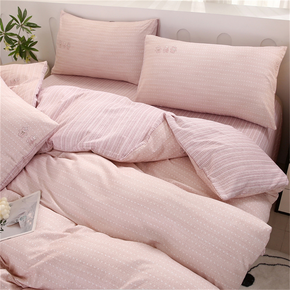 91家纺网 家纺一手货源 找家纺 织写 2025新款加厚磨毛澳绒棉四件套 开心小熊