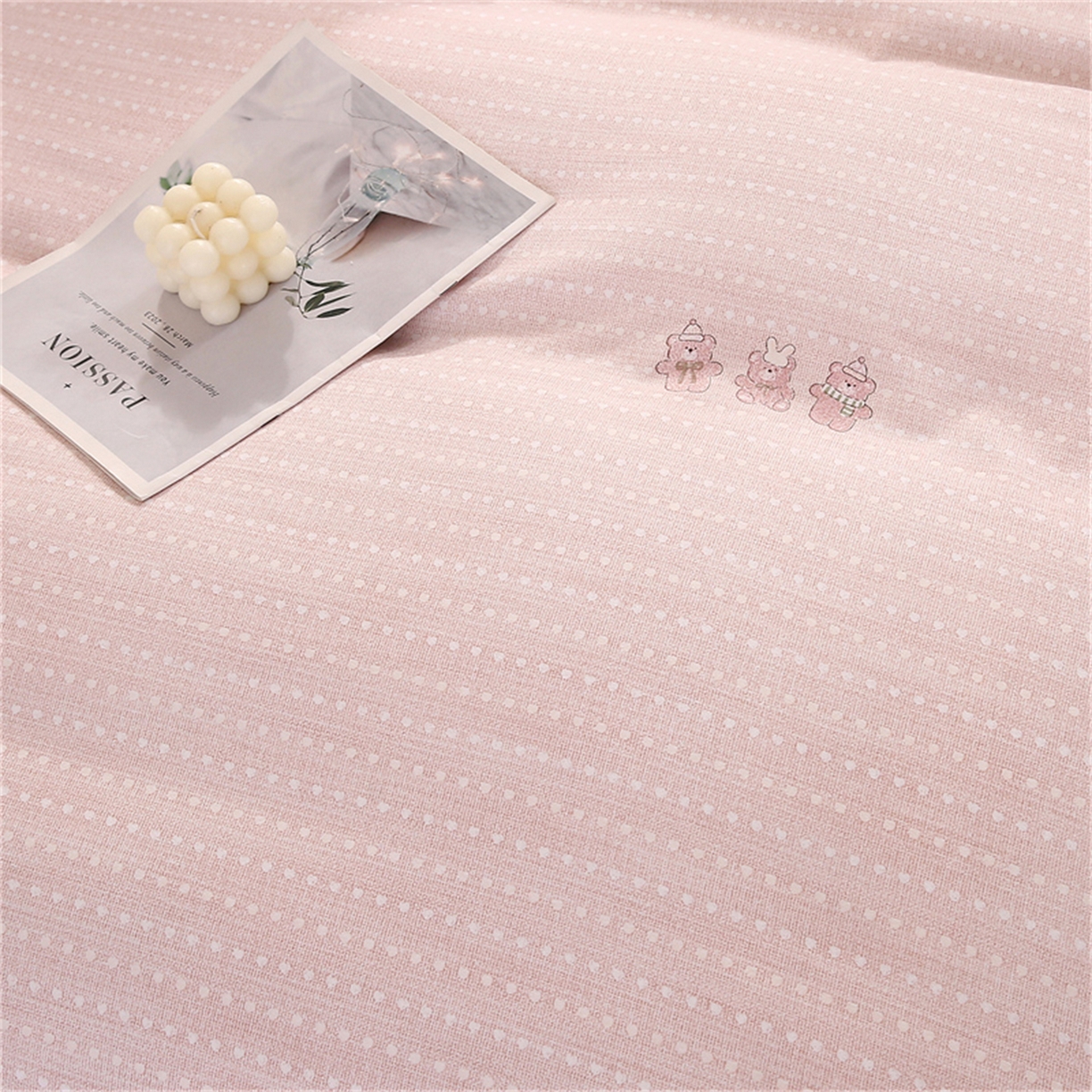 91家纺网 家纺一手货源 找家纺 织写 2025新款加厚磨毛澳绒棉四件套 开心小熊