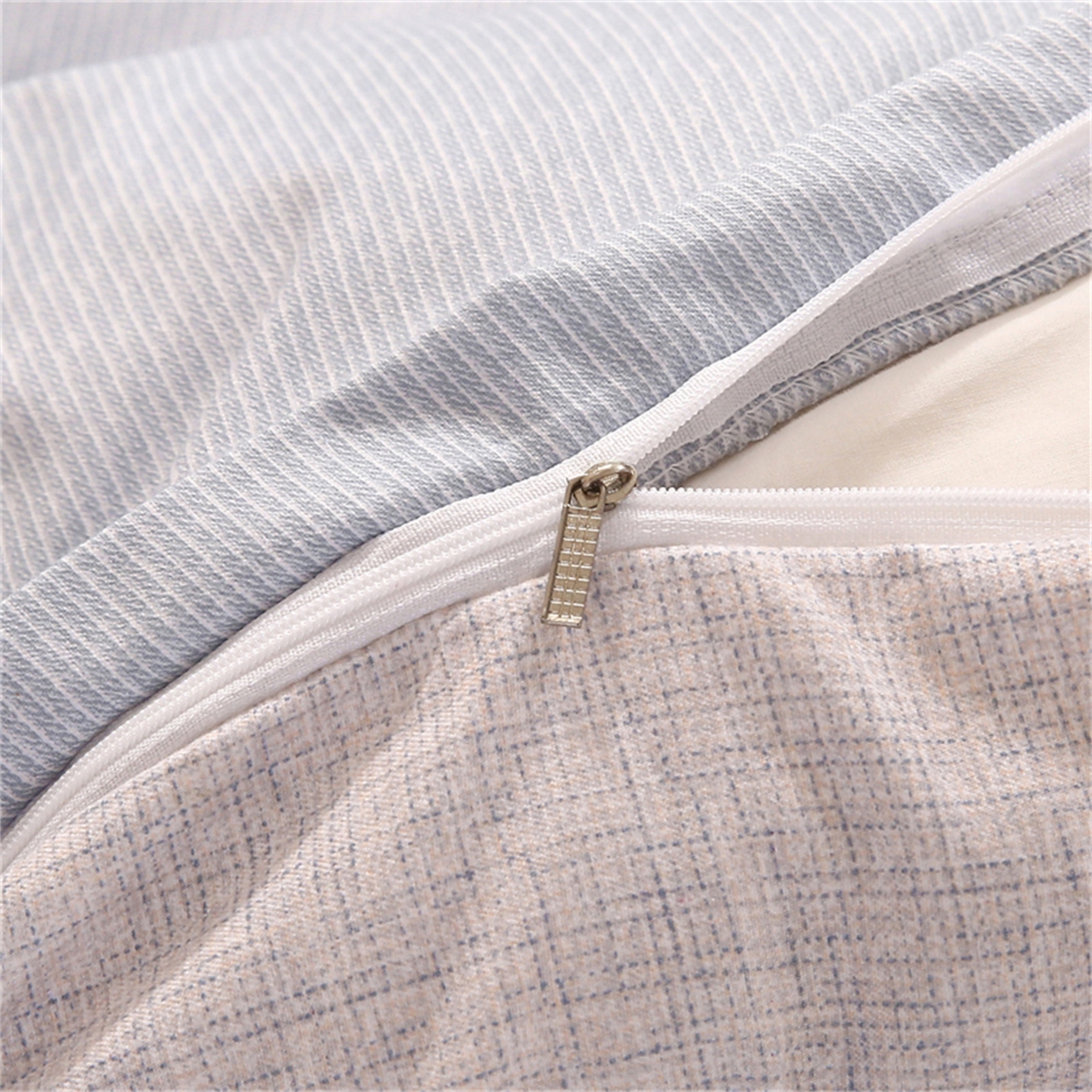 91家纺网 家纺一手货源 找家纺 织写 2025新款加厚磨毛澳绒棉四件套 贝莉浅蓝