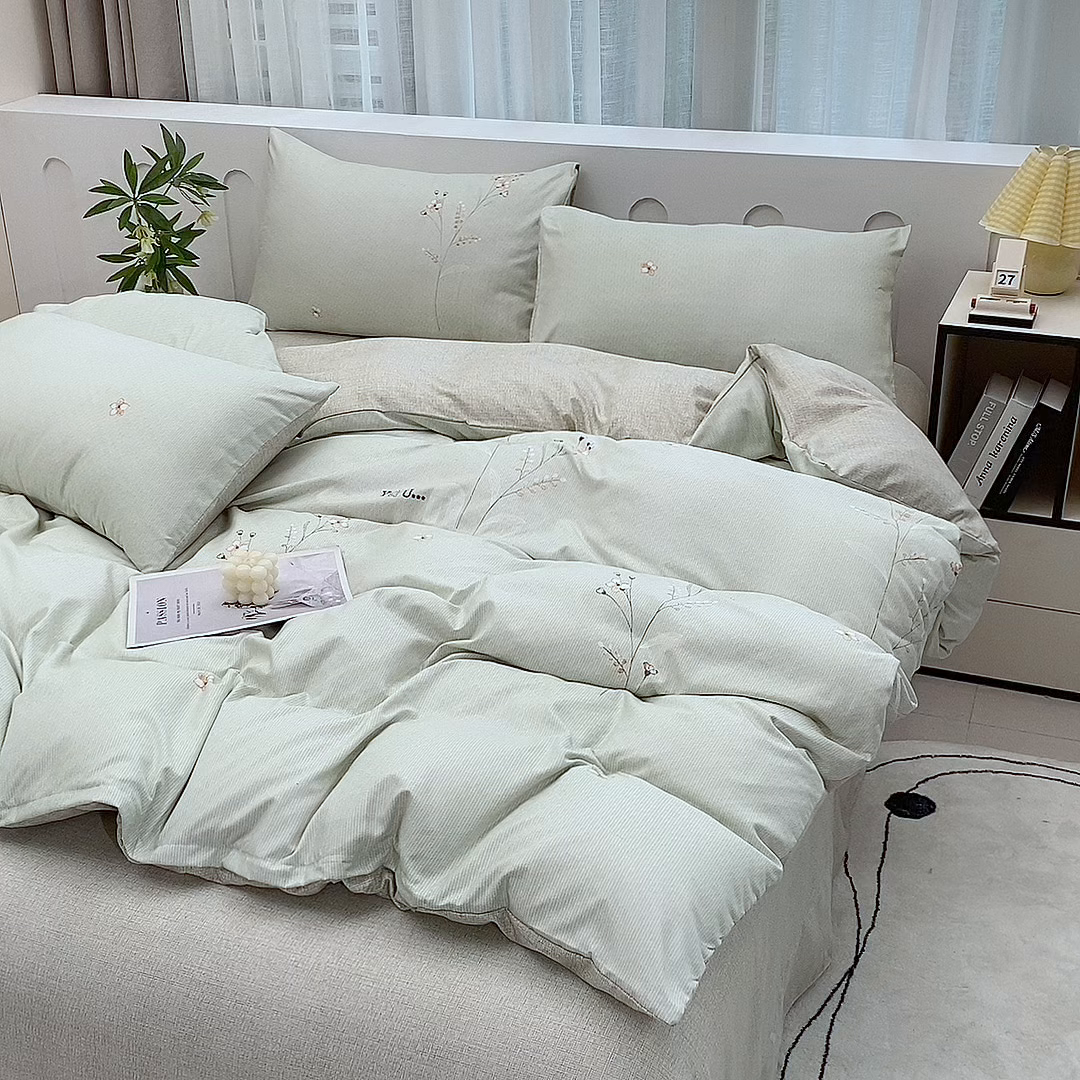 91家纺网 家纺一手货源 找家纺 织写 2025新款加厚磨毛澳绒棉四件套 贝莉浅绿