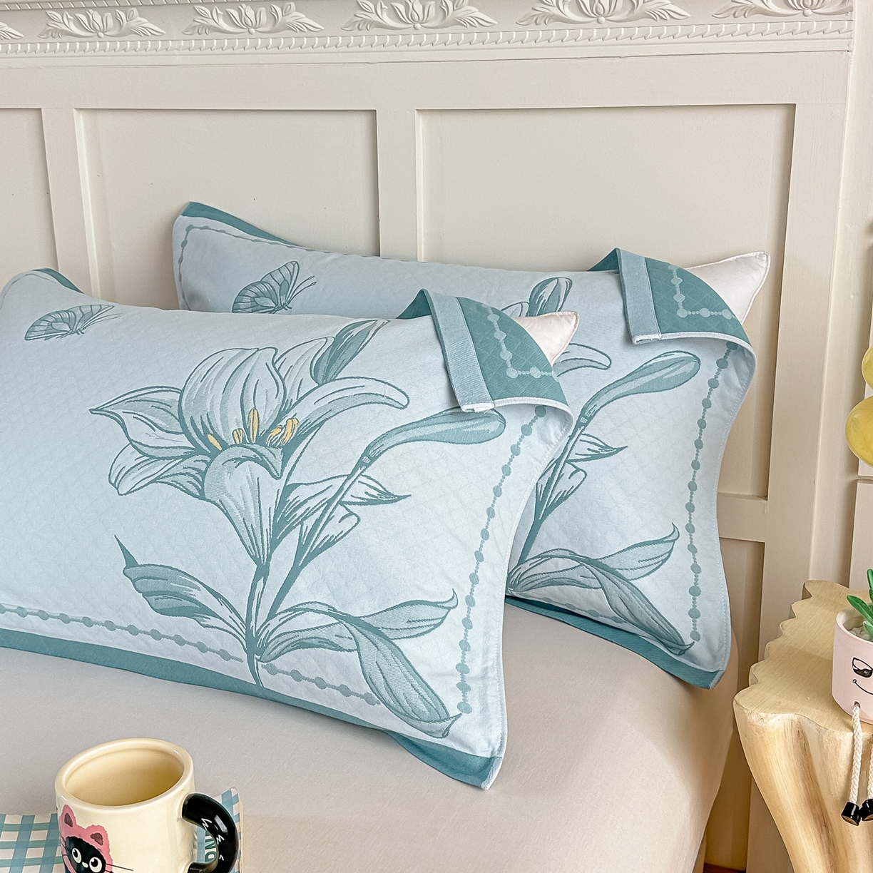 91家纺网 家纺一手货源 找家纺 沐瑟家纺 2025新款馨梦枕巾 百合-湖蓝 52x75cm枕巾一对