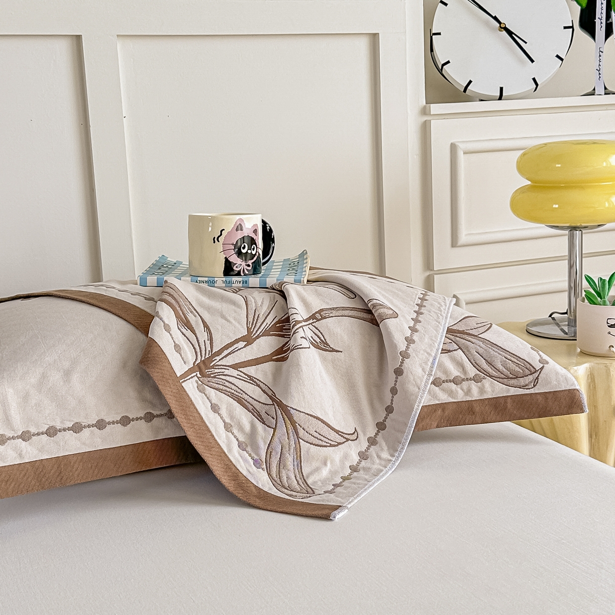 91家纺网 家纺一手货源 找家纺 沐瑟家纺 2025新款馨梦枕巾 百合-棕 52x75cm枕巾一对