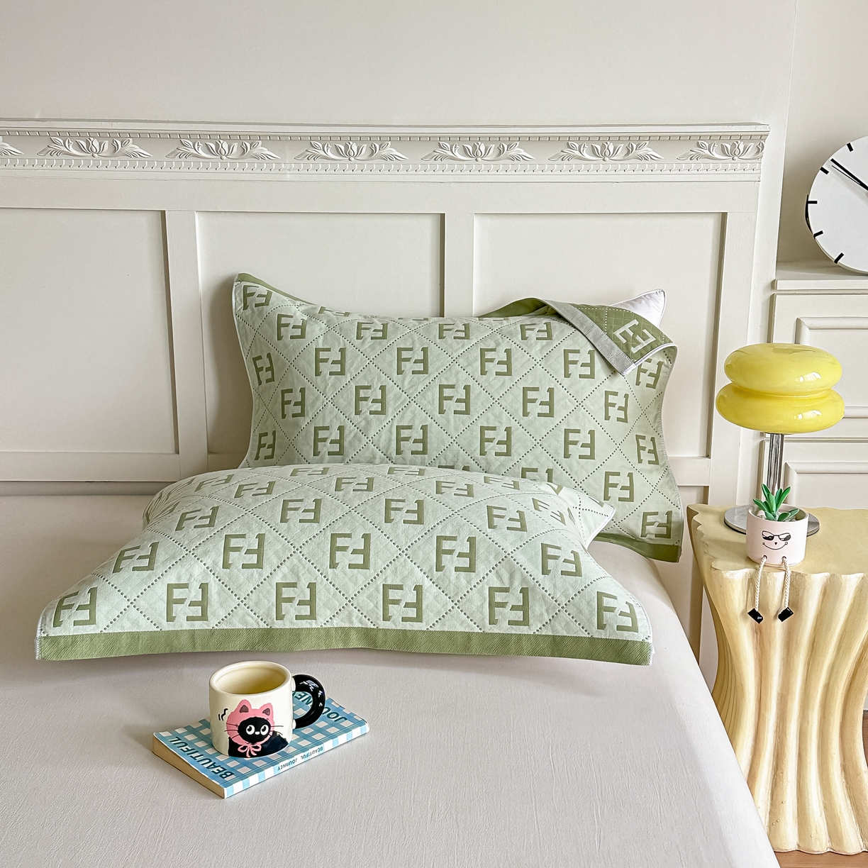 91家纺网 家纺一手货源 找家纺 沐瑟家纺 2025新款馨梦枕巾 点点字母-绿 52x75cm枕巾一对