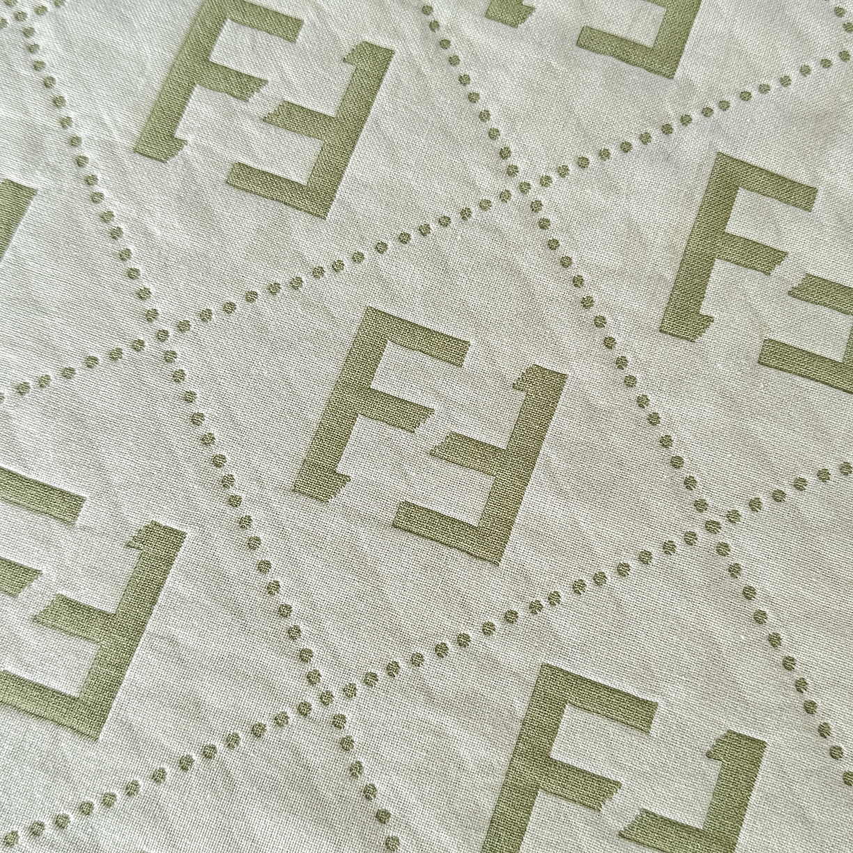 91家纺网 家纺一手货源 找家纺 沐瑟家纺 2025新款馨梦枕巾 点点字母-绿 52x75cm枕巾一对