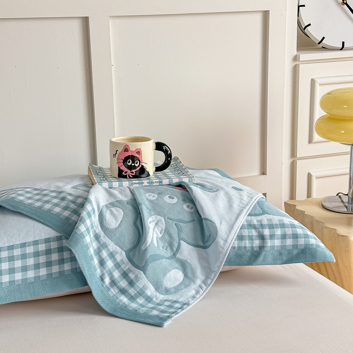 91家纺网 家纺一手货源 找家纺 沐瑟家纺 2025新款馨梦枕巾 乖小兔-湖蓝 52x75cm枕巾一对