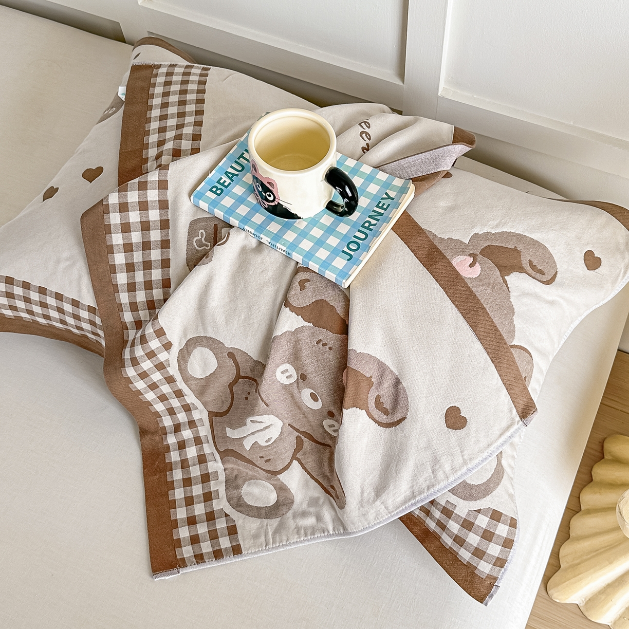 91家纺网 家纺一手货源 找家纺 沐瑟家纺 2025新款馨梦枕巾 乖小兔-棕 52x75cm枕巾一对