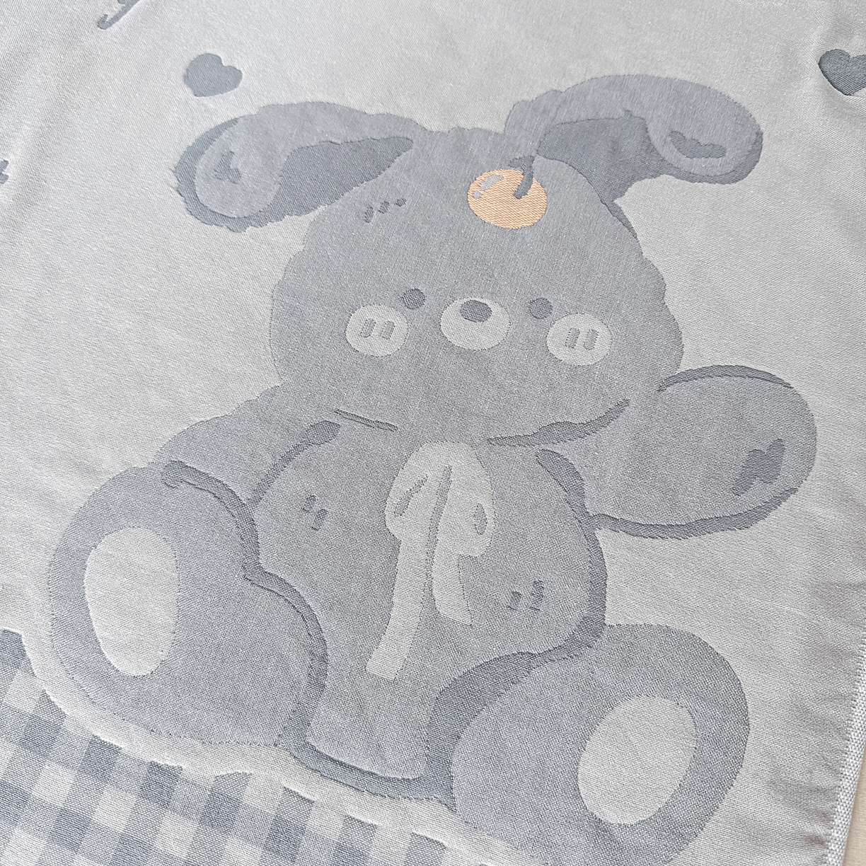 91家纺网 家纺一手货源 找家纺 沐瑟家纺 2025新款馨梦枕巾 乖小兔-灰 52x75cm枕巾一对