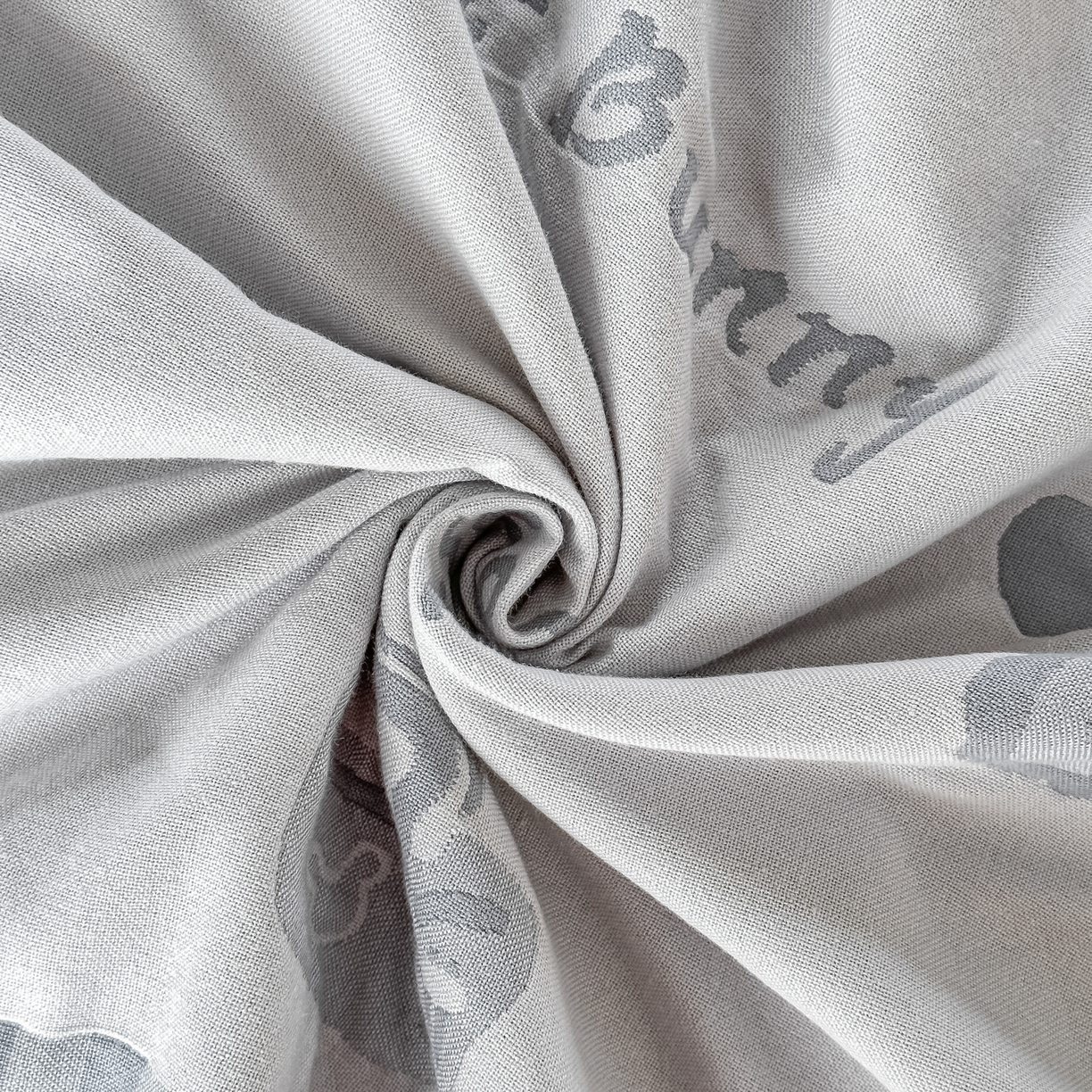 91家纺网 家纺一手货源 找家纺 沐瑟家纺 2025新款馨梦枕巾 乖小兔-灰 52x75cm枕巾一对