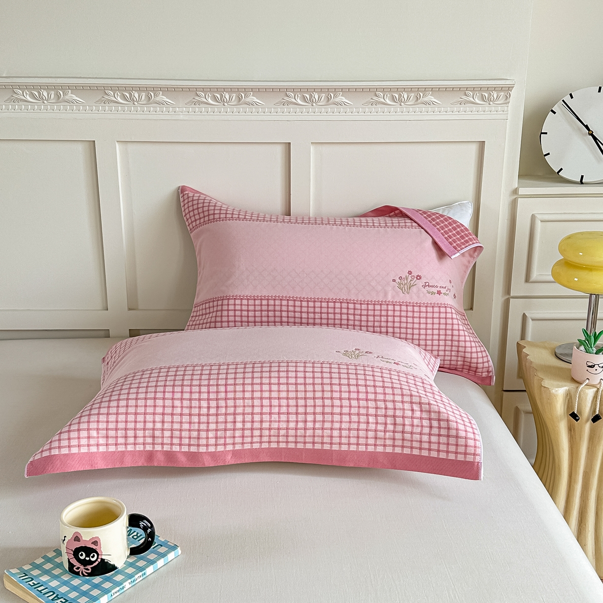 91家纺网 家纺一手货源 找家纺 沐瑟家纺 2025新款馨梦枕巾 花格-粉 52x75cm枕巾一对