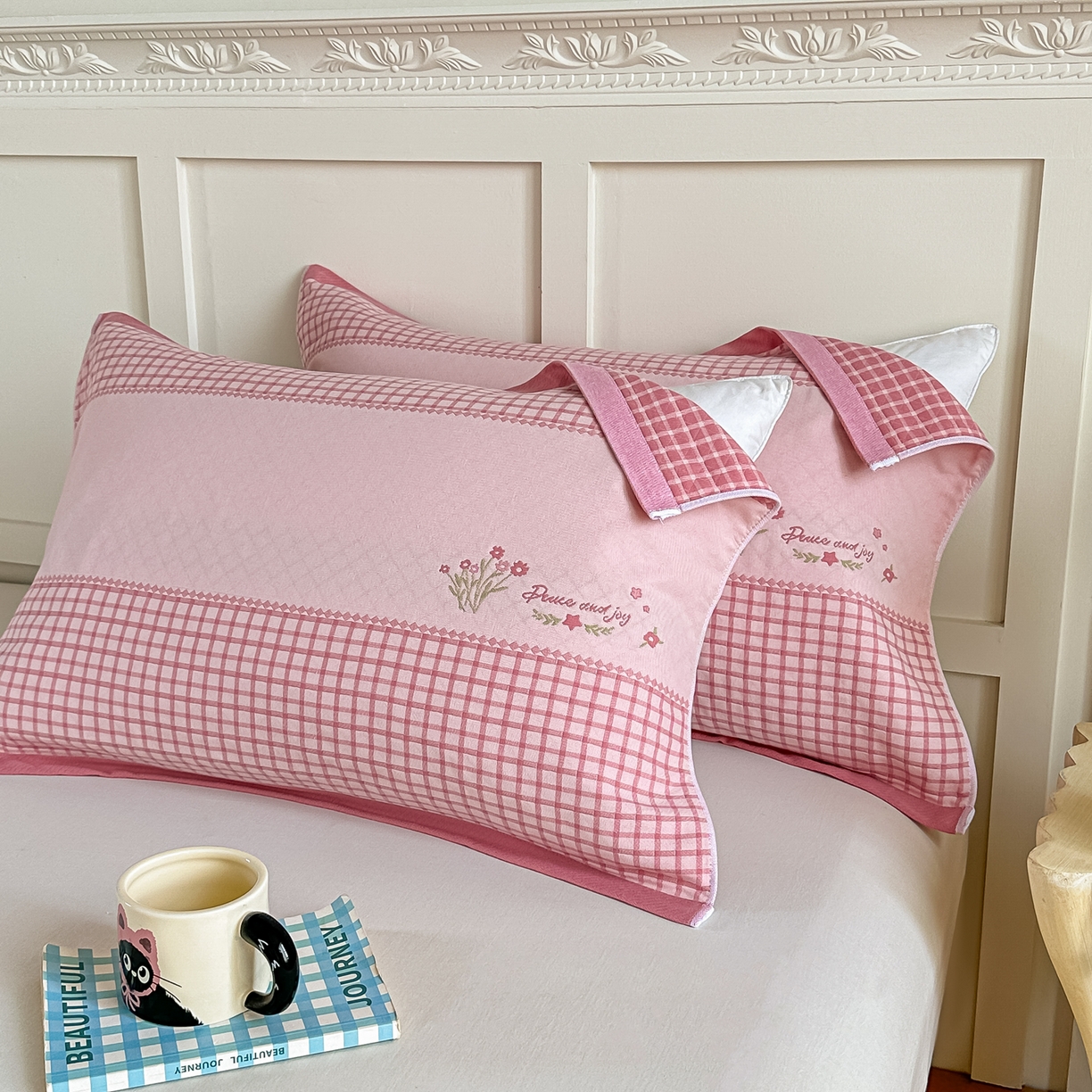 91家纺网 家纺一手货源 找家纺 沐瑟家纺 2025新款馨梦枕巾 花格-粉 52x75cm枕巾一对