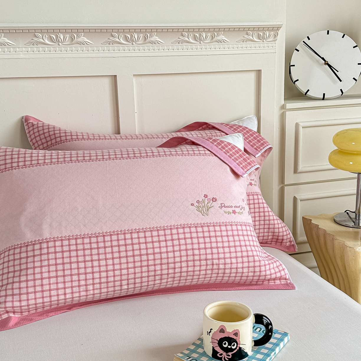 91家纺网 家纺一手货源 找家纺 沐瑟家纺 2025新款馨梦枕巾 花格-粉 52x75cm枕巾一对