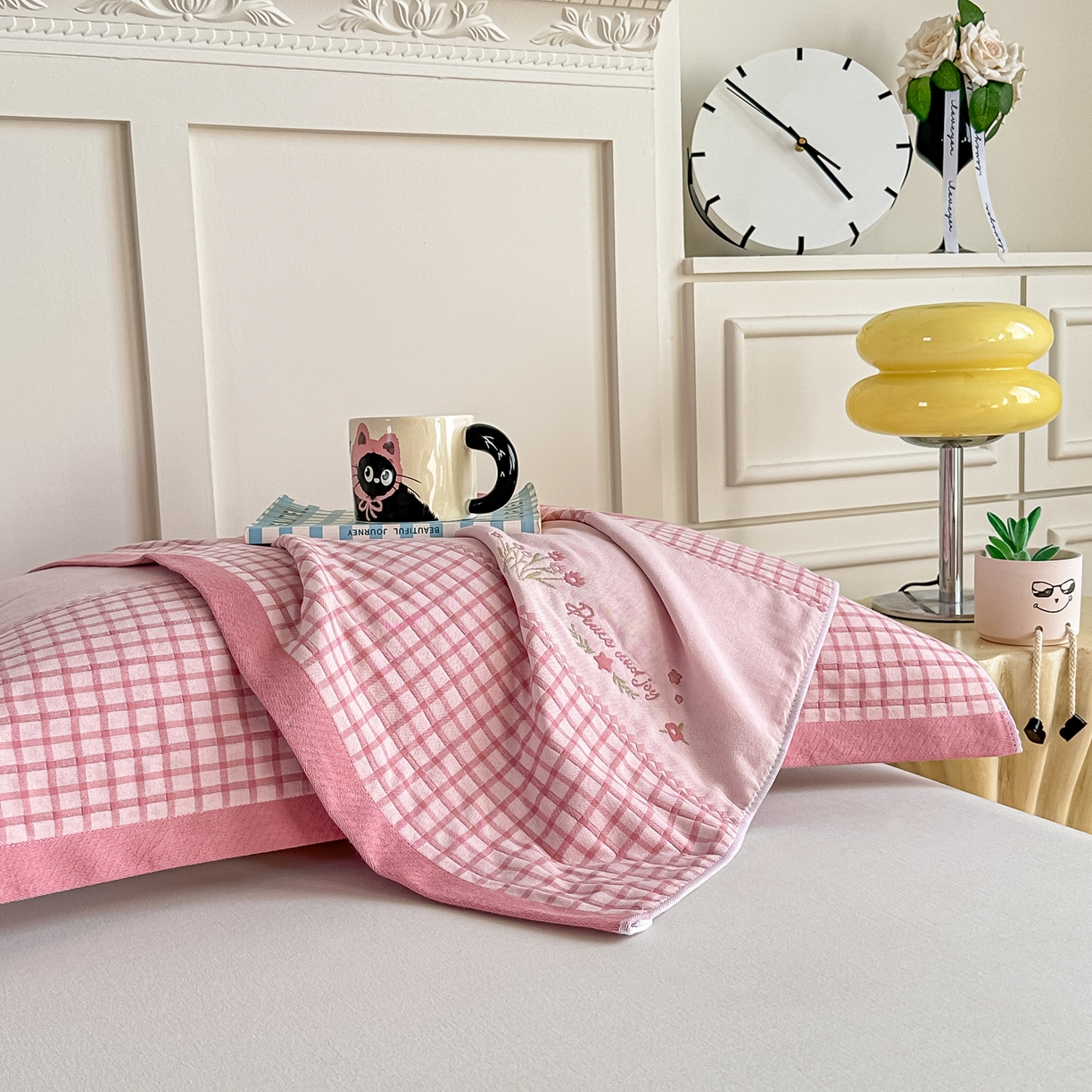 91家纺网 家纺一手货源 找家纺 沐瑟家纺 2025新款馨梦枕巾 花格-粉 52x75cm枕巾一对