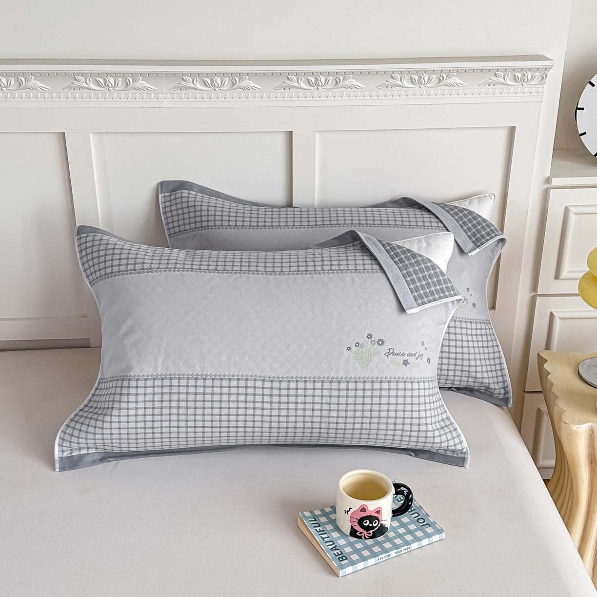 91家纺网 家纺一手货源 找家纺 沐瑟家纺 2025新款馨梦枕巾 花格-灰 52x75cm枕巾一对