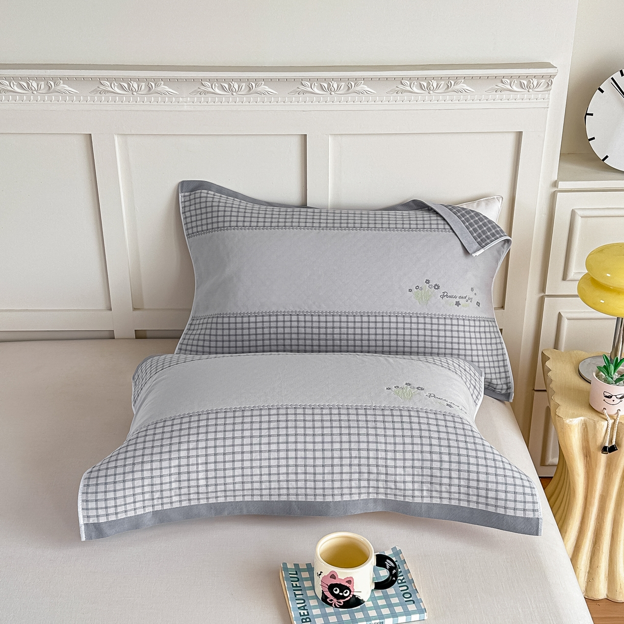 91家纺网 家纺一手货源 找家纺 沐瑟家纺 2025新款馨梦枕巾 花格-灰 52x75cm枕巾一对