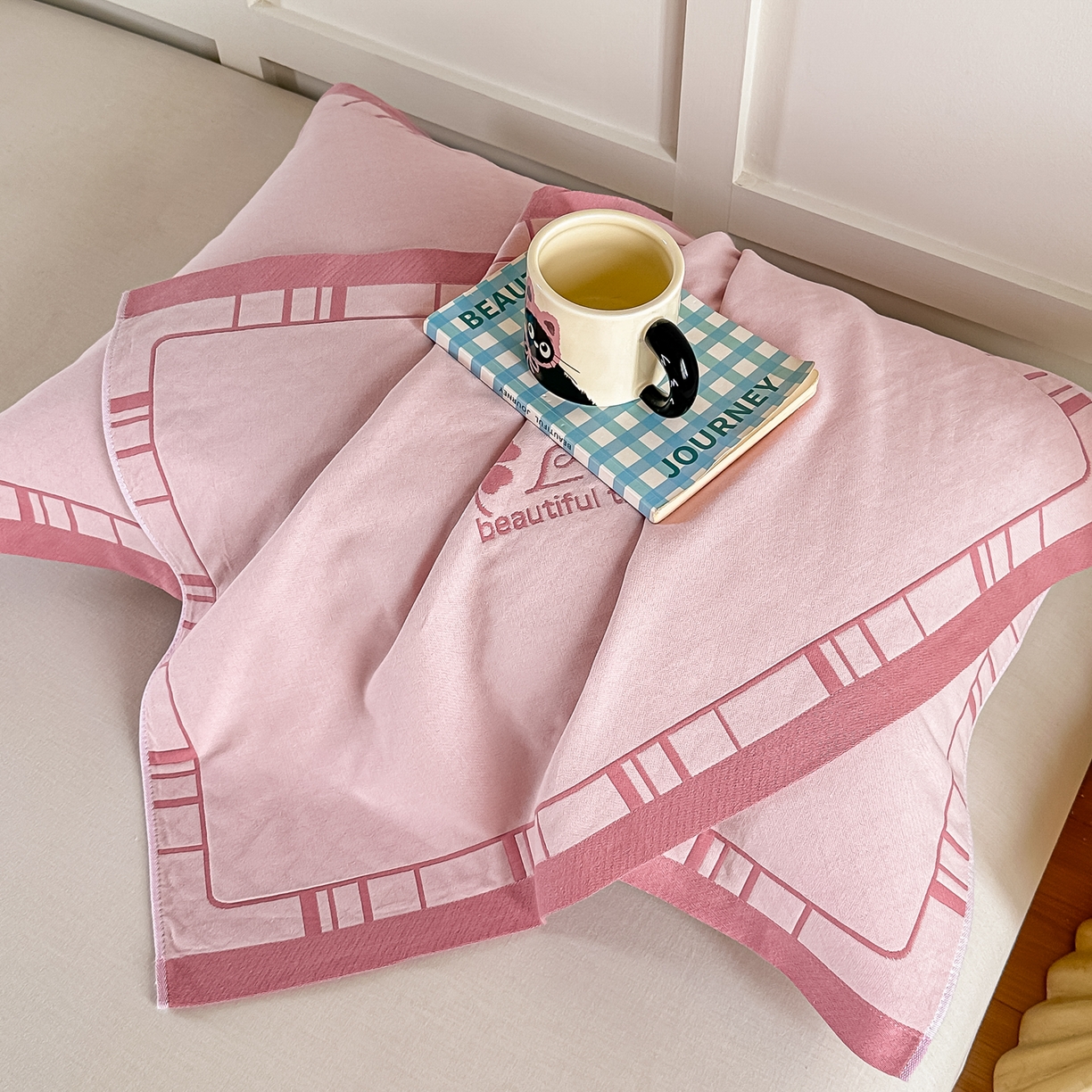 91家纺网 家纺一手货源 找家纺 沐瑟家纺 2025新款馨梦枕巾 四叶草-粉 52x75cm枕巾一对