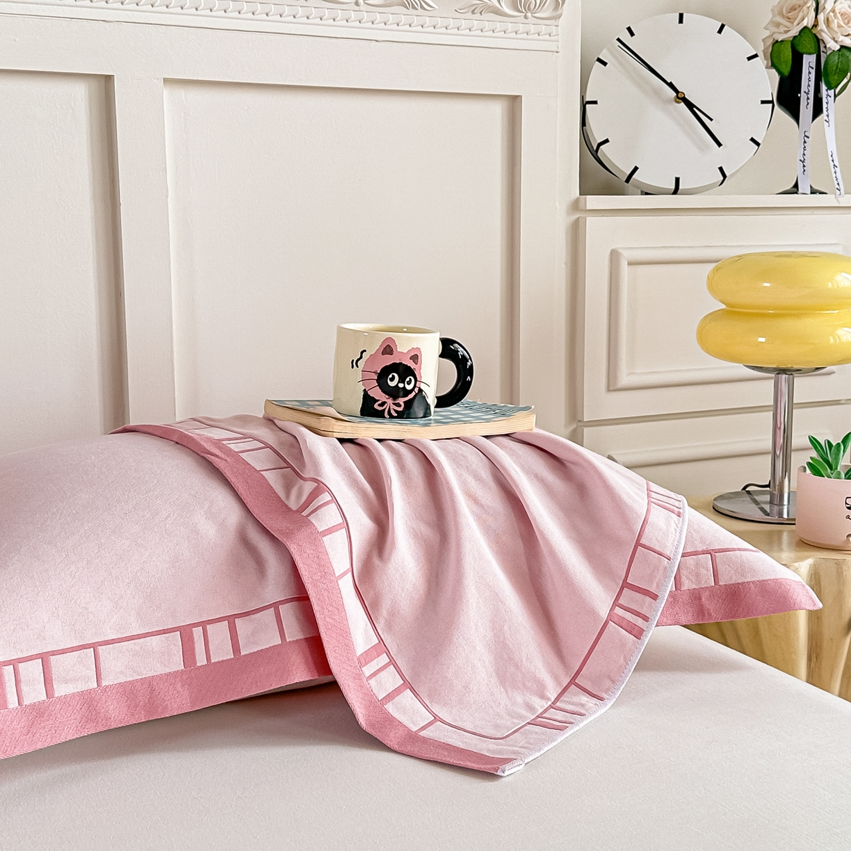 91家纺网 家纺一手货源 找家纺 沐瑟家纺 2025新款馨梦枕巾 四叶草-粉 52x75cm枕巾一对