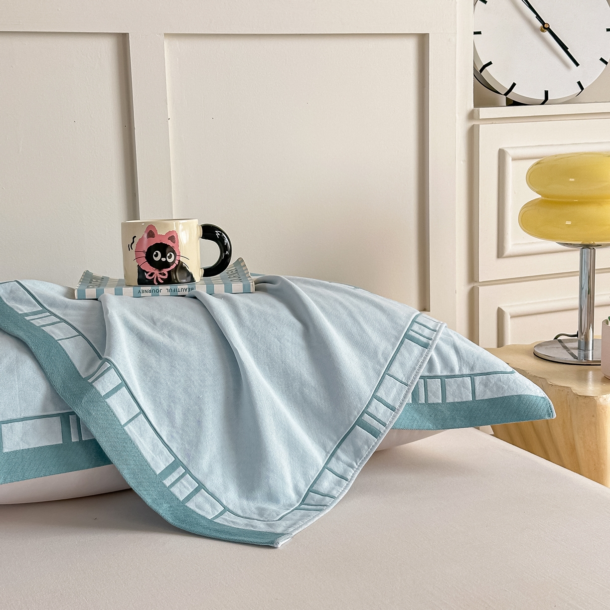 91家纺网 家纺一手货源 找家纺 沐瑟家纺 2025新款馨梦枕巾 四叶草-湖蓝 52x75cm枕巾一对