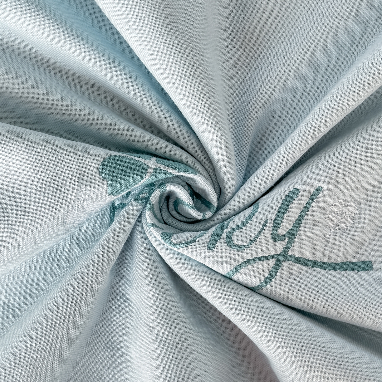 91家纺网 家纺一手货源 找家纺 沐瑟家纺 2025新款馨梦枕巾 四叶草-湖蓝 52x75cm枕巾一对