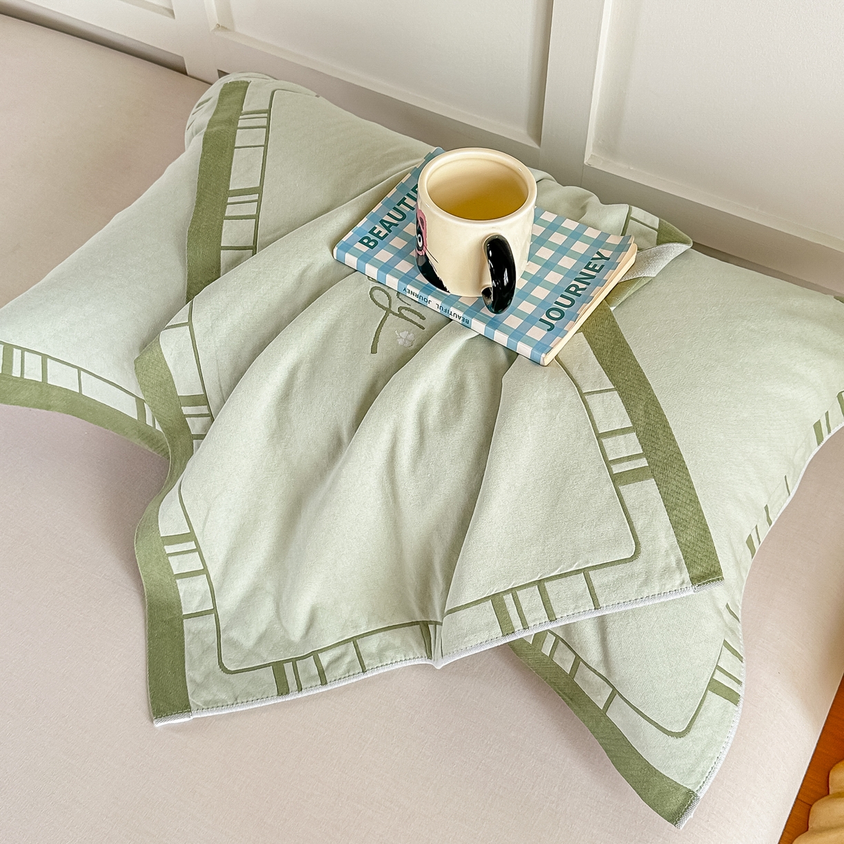 91家纺网 家纺一手货源 找家纺 沐瑟家纺 2025新款馨梦枕巾 四叶草-绿 52x75cm枕巾一对