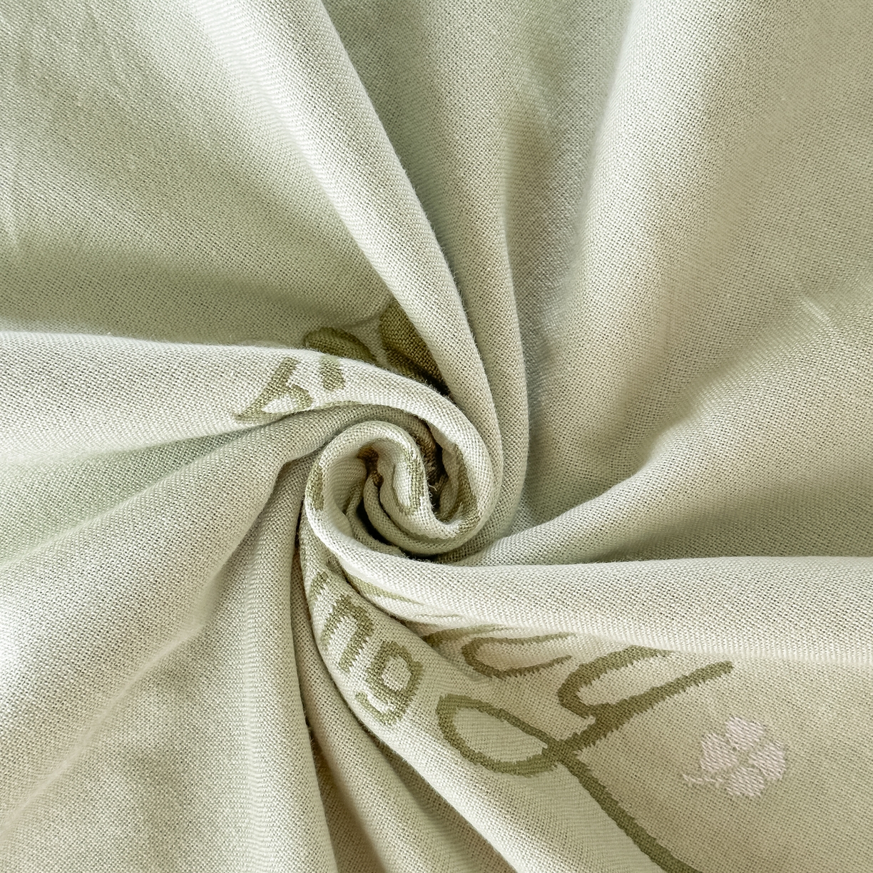 91家纺网 家纺一手货源 找家纺 沐瑟家纺 2025新款馨梦枕巾 四叶草-绿 52x75cm枕巾一对