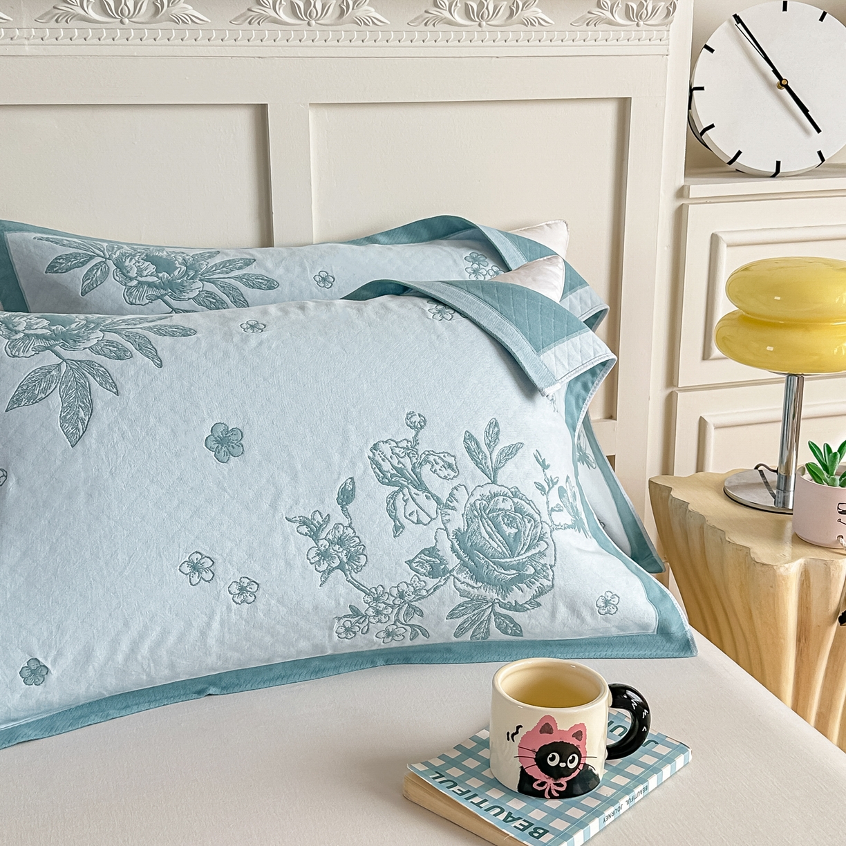 91家纺网 家纺一手货源 找家纺 沐瑟家纺 2025新款馨梦枕巾 线条花-湖蓝 52x75cm枕巾一对