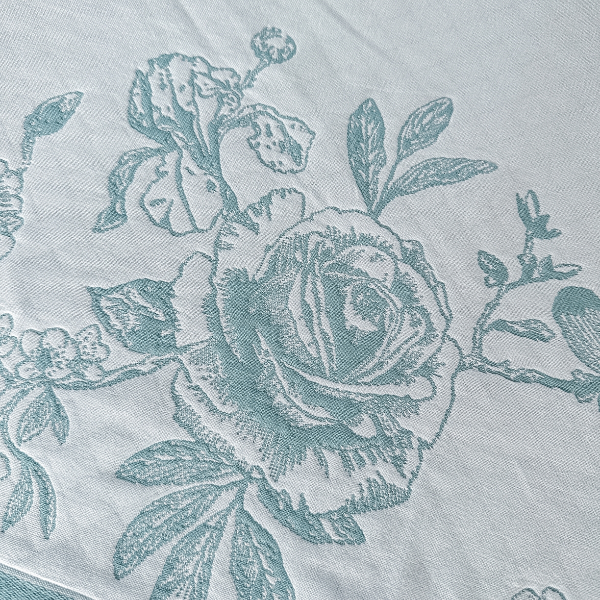 91家纺网 家纺一手货源 找家纺 沐瑟家纺 2025新款馨梦枕巾 线条花-湖蓝 52x75cm枕巾一对