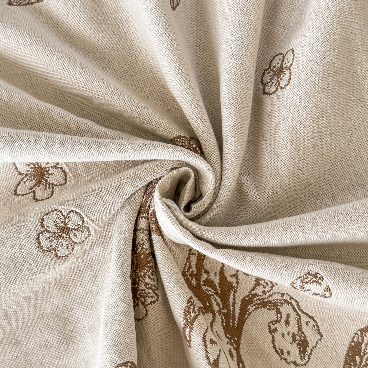 91家纺网 家纺一手货源 找家纺 沐瑟家纺 2025新款馨梦枕巾 线条花-棕 52x75cm枕巾一对