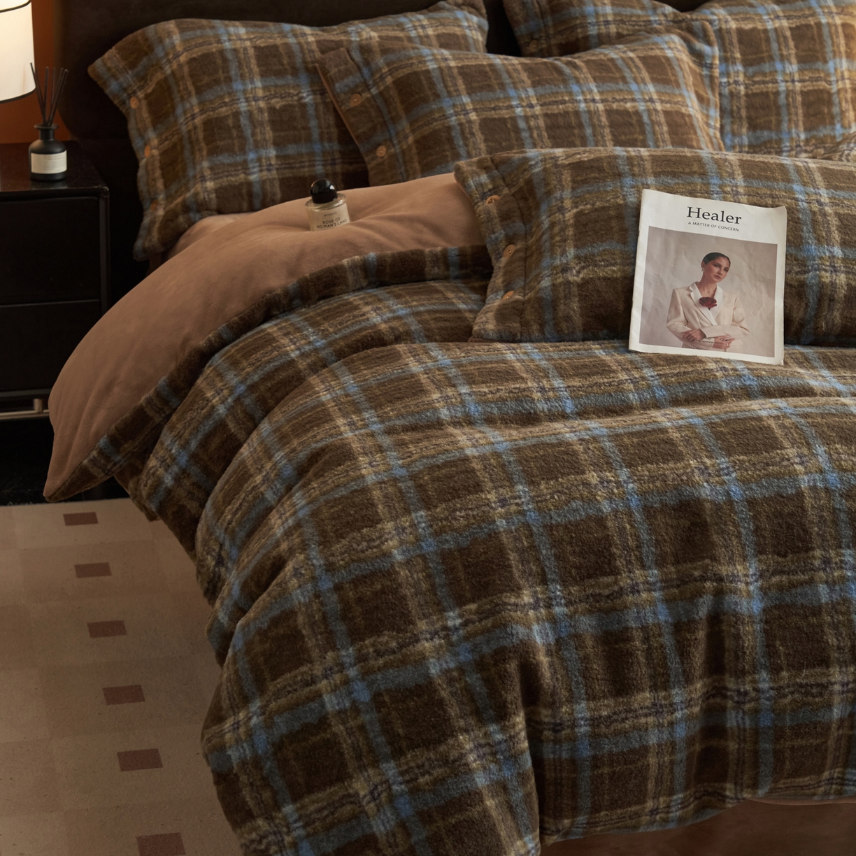 91家纺网 家纺一手货源 找家纺 早晨家纺 2025新款230g羊驼绒复古格牛奶绒四件套 维系咖格