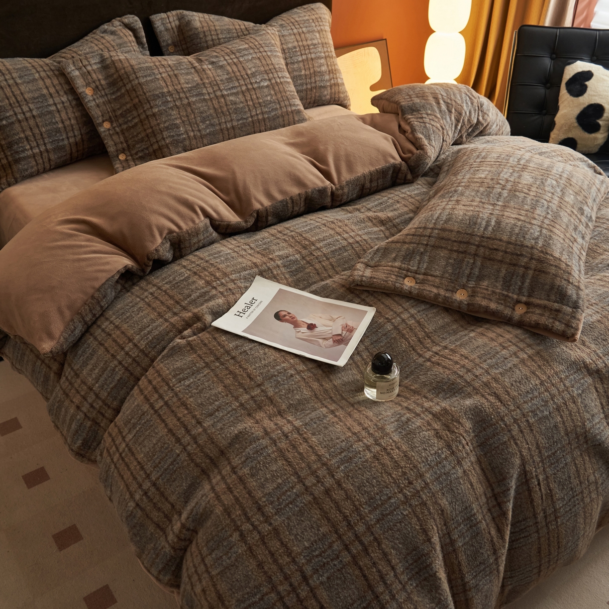 91家纺网 家纺一手货源 找家纺 早晨家纺 2025新款230g羊驼绒复古格牛奶绒四件套 牧羊格