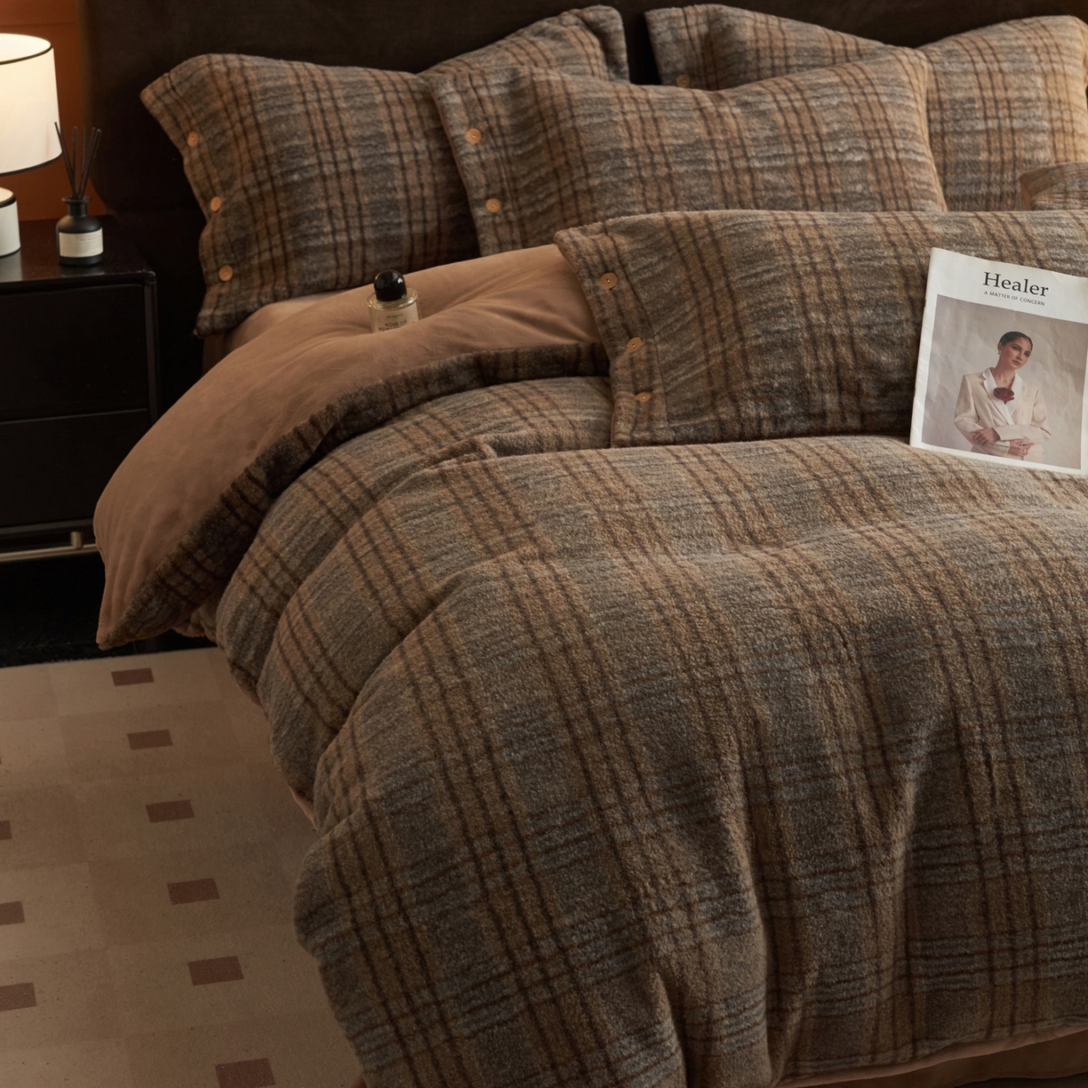 91家纺网 家纺一手货源 找家纺 早晨家纺 2025新款230g羊驼绒复古格牛奶绒四件套 牧羊格