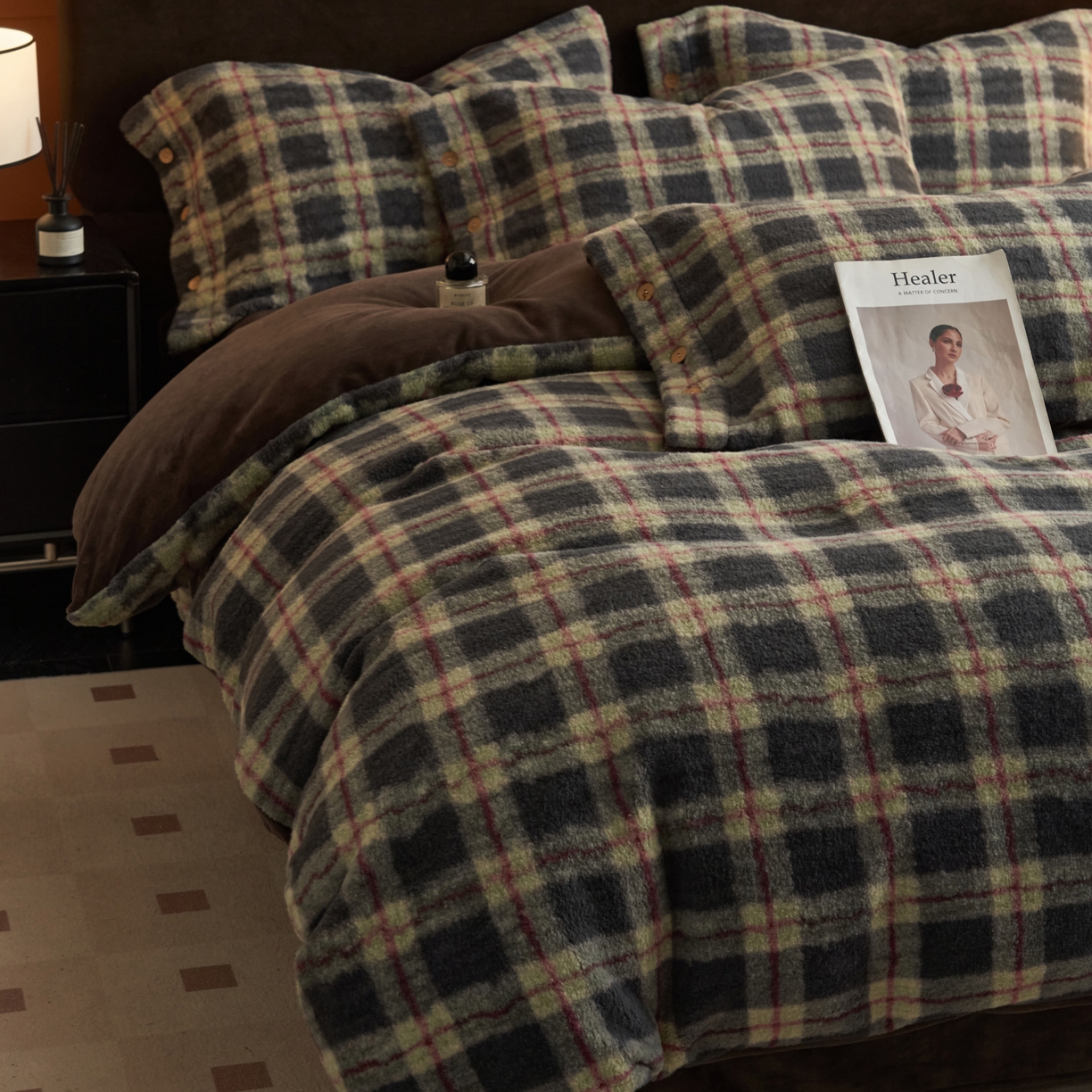 91家纺网 家纺一手货源 找家纺 早晨家纺 2025新款230g羊驼绒复古格牛奶绒四件套 雾里青格