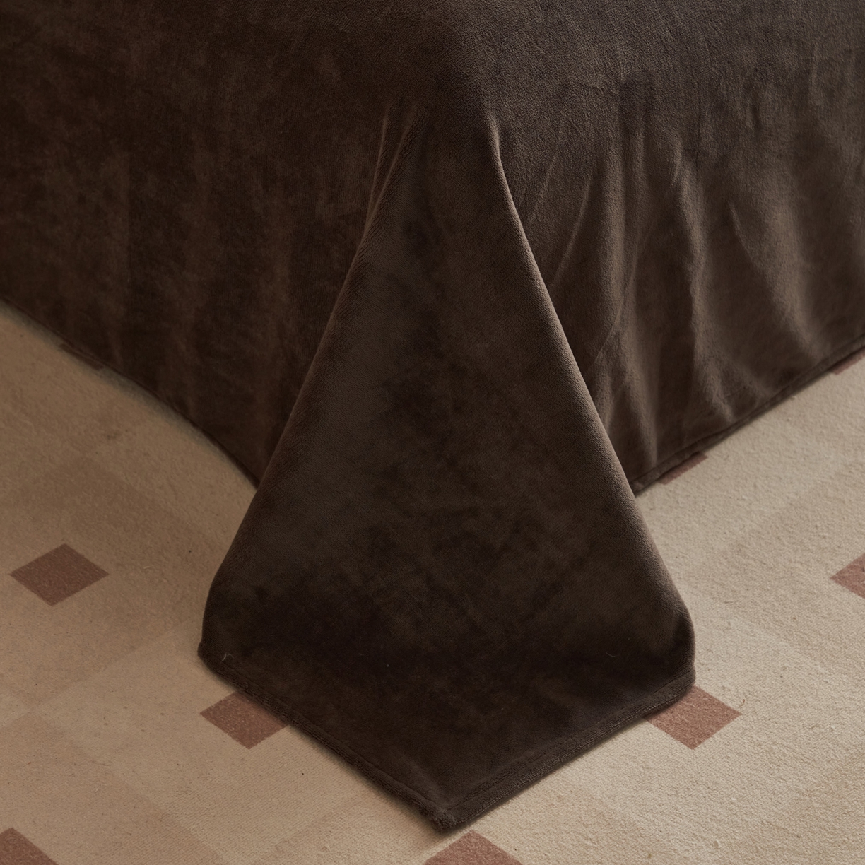 91家纺网 家纺一手货源 找家纺 早晨家纺 2025新款230g羊驼绒复古格牛奶绒四件套 雾里青格