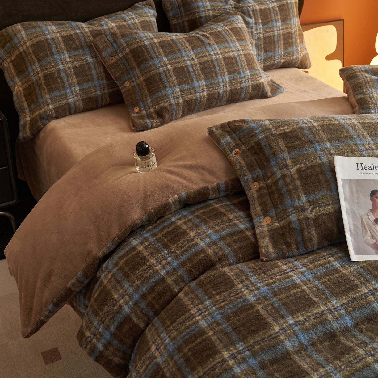 91家纺网 家纺一手货源 找家纺 早晨家纺 2025新款230g羊驼绒复古格牛奶绒四件套 维系咖格