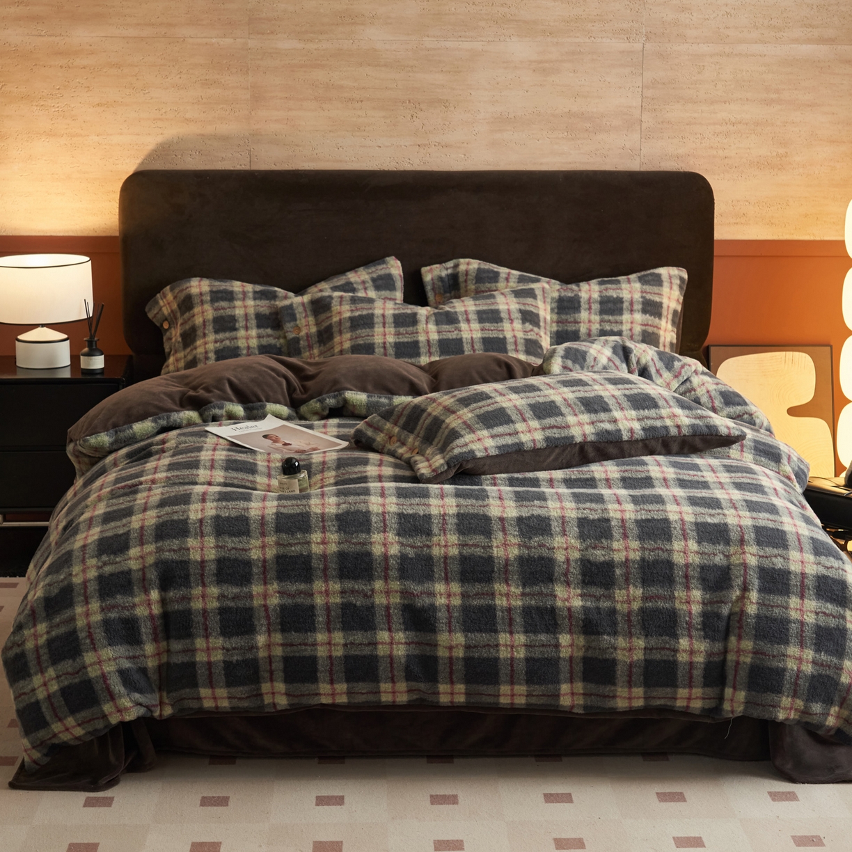 91家纺网 家纺一手货源 找家纺 早晨家纺 2025新款230g羊驼绒复古格牛奶绒四件套 雾里青格