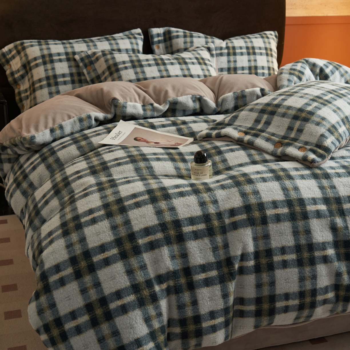 91家纺网 家纺一手货源 找家纺 早晨家纺 2025新款230g羊驼绒复古格牛奶绒四件套 威尔士亲格