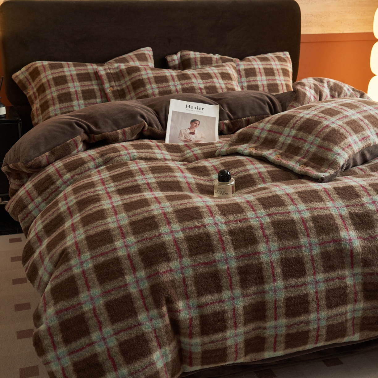 91家纺网 家纺一手货源 找家纺 早晨家纺 2025新款230g羊驼绒复古格牛奶绒四件套 慕池格