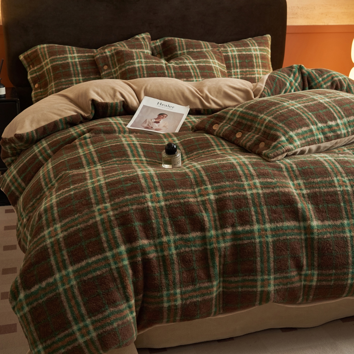 91家纺网 家纺一手货源 找家纺 早晨家纺 2025新款230g羊驼绒复古格牛奶绒四件套 巴宝格