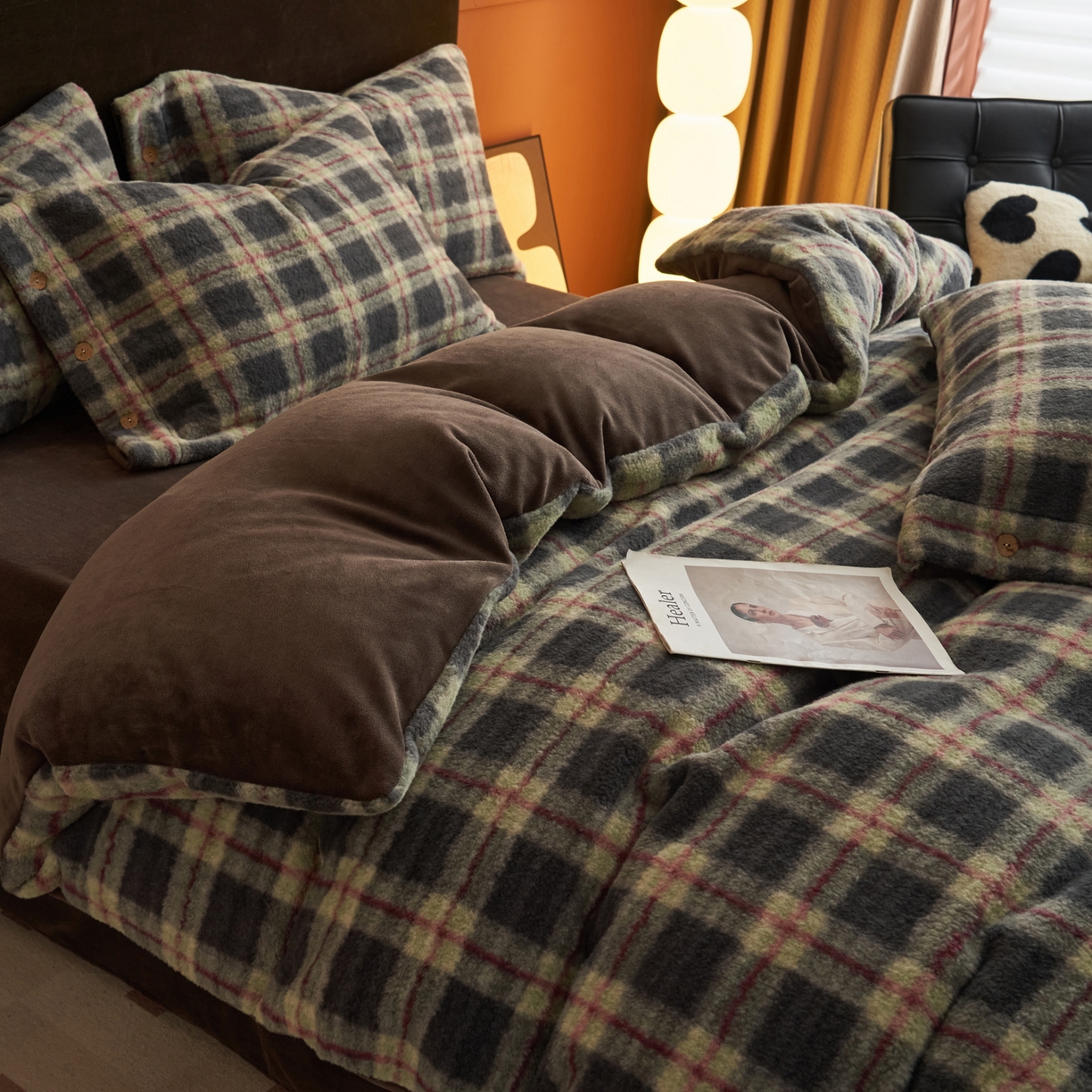 91家纺网 家纺一手货源 找家纺 早晨家纺 2025新款230g羊驼绒复古格牛奶绒四件套 雾里青格