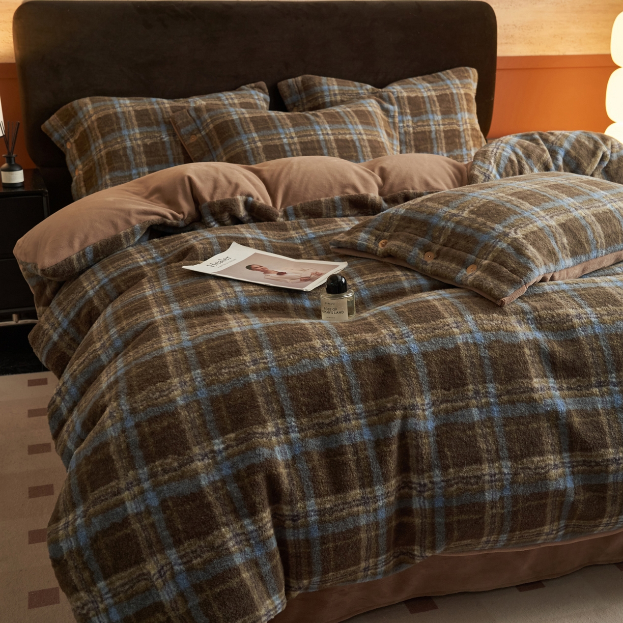 91家纺网 家纺一手货源 找家纺 早晨家纺 2025新款230g羊驼绒复古格牛奶绒四件套 维系咖格