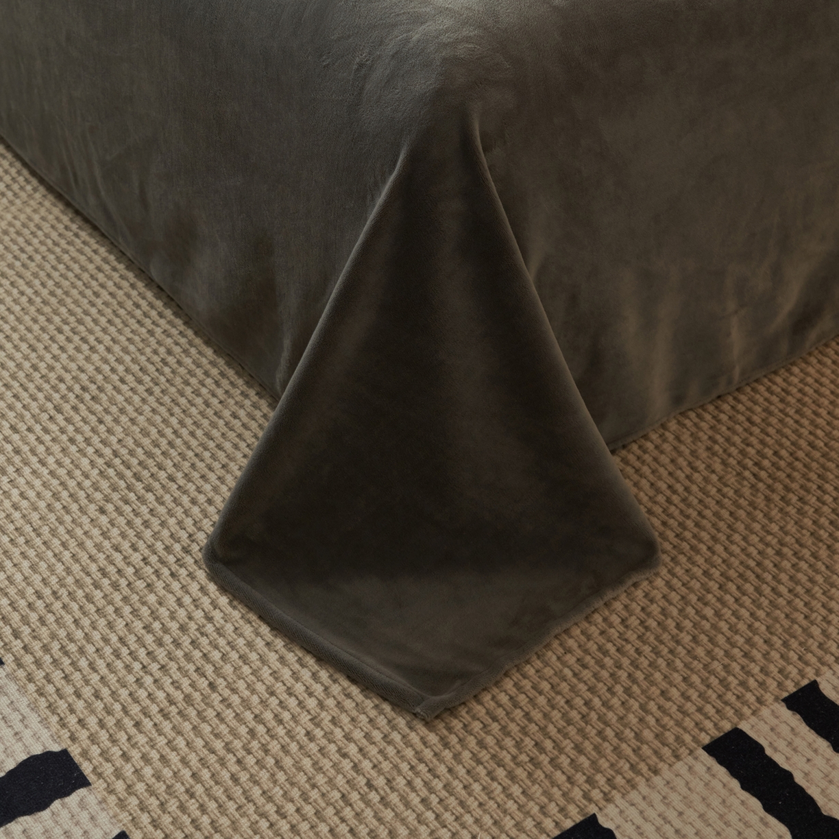 91家纺网 家纺一手货源 找家纺 早晨家纺 2025新款未末款仿羊绒牛奶绒四件套 未末-深灰