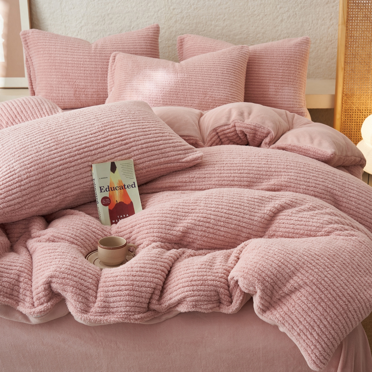 91家纺网 家纺一手货源 找家纺 早晨家纺 2025新款世纪款塔芙蓉牛奶绒四件套 世纪-条纹粉