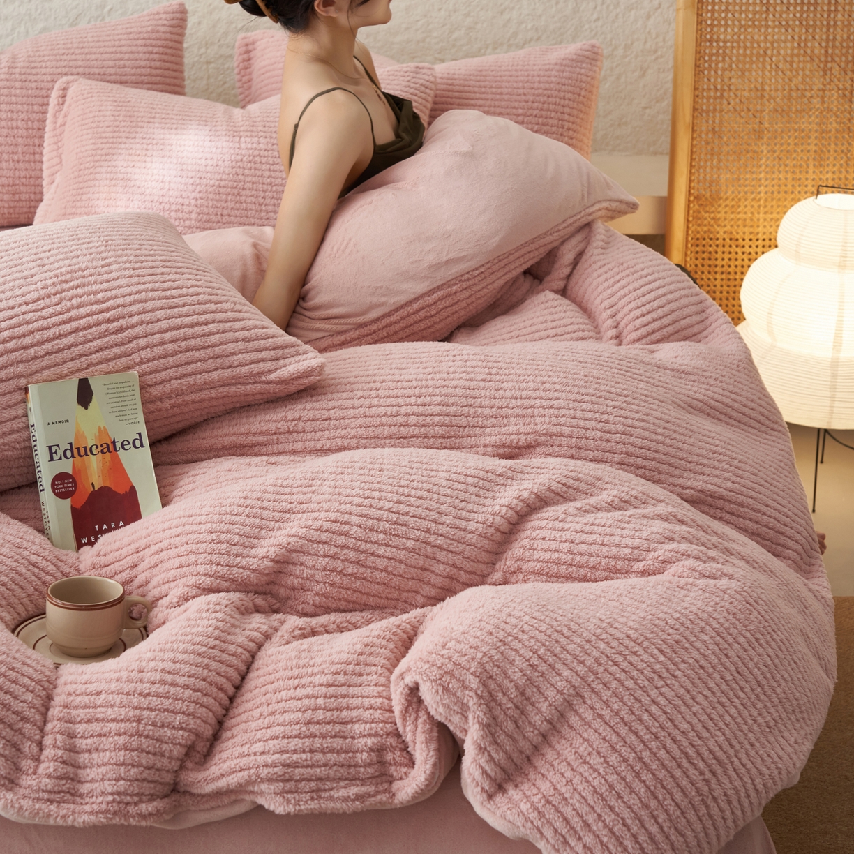 91家纺网 家纺一手货源 找家纺 早晨家纺 2025新款世纪款塔芙蓉牛奶绒四件套 世纪-条纹粉