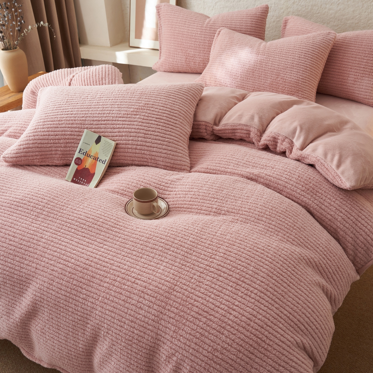 91家纺网 家纺一手货源 找家纺 早晨家纺 2025新款世纪款塔芙蓉牛奶绒四件套 世纪-条纹粉