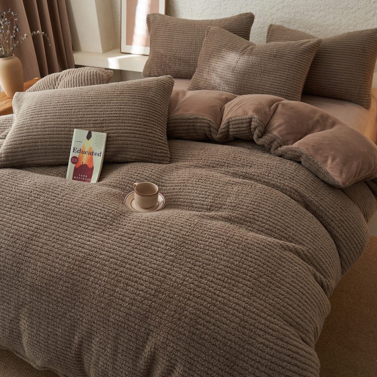 91家纺网 家纺一手货源 找家纺 早晨家纺 2025新款世纪款塔芙蓉牛奶绒四件套 世纪-条纹棕