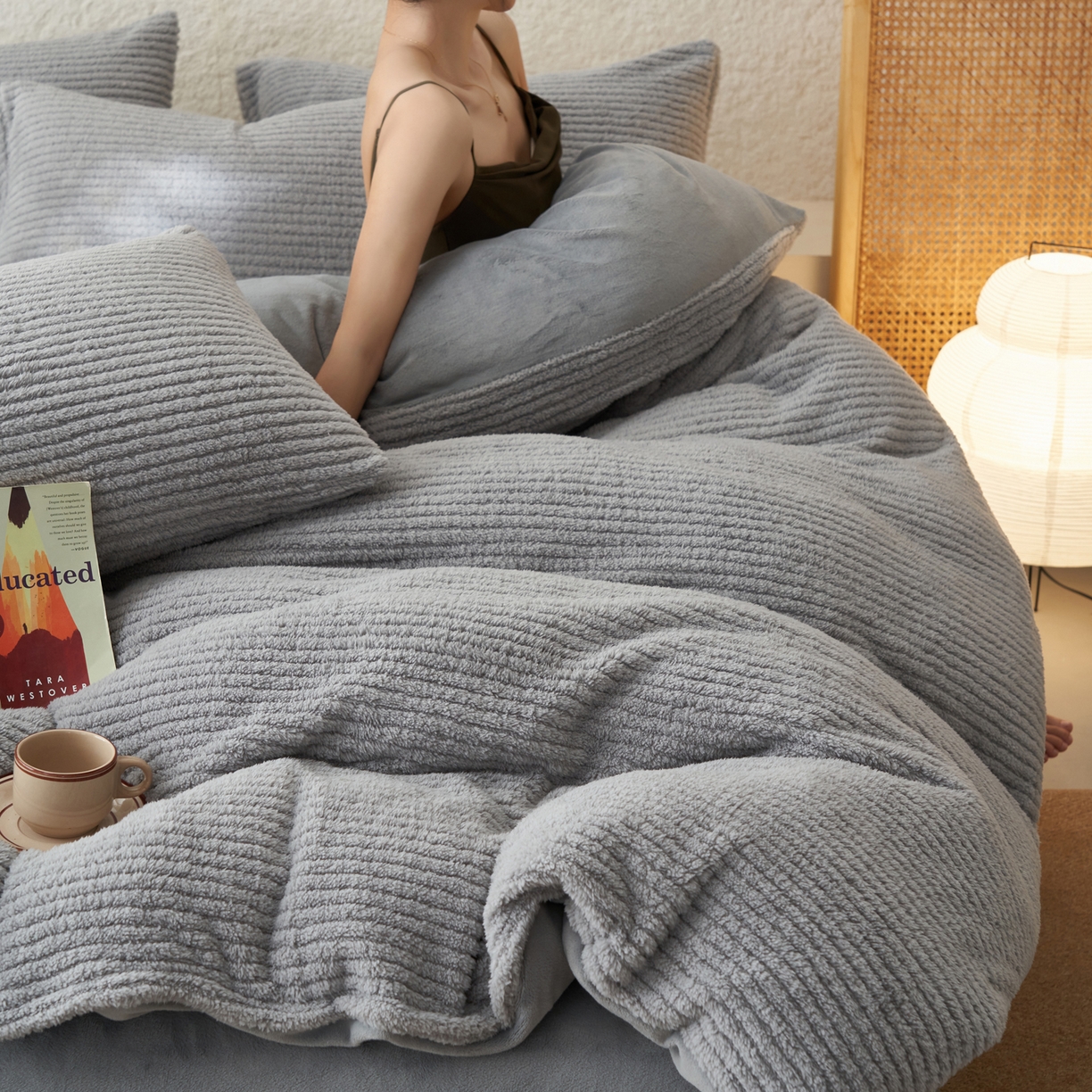 91家纺网 家纺一手货源 找家纺 早晨家纺 2025新款世纪款塔芙蓉牛奶绒四件套 世纪-条纹灰