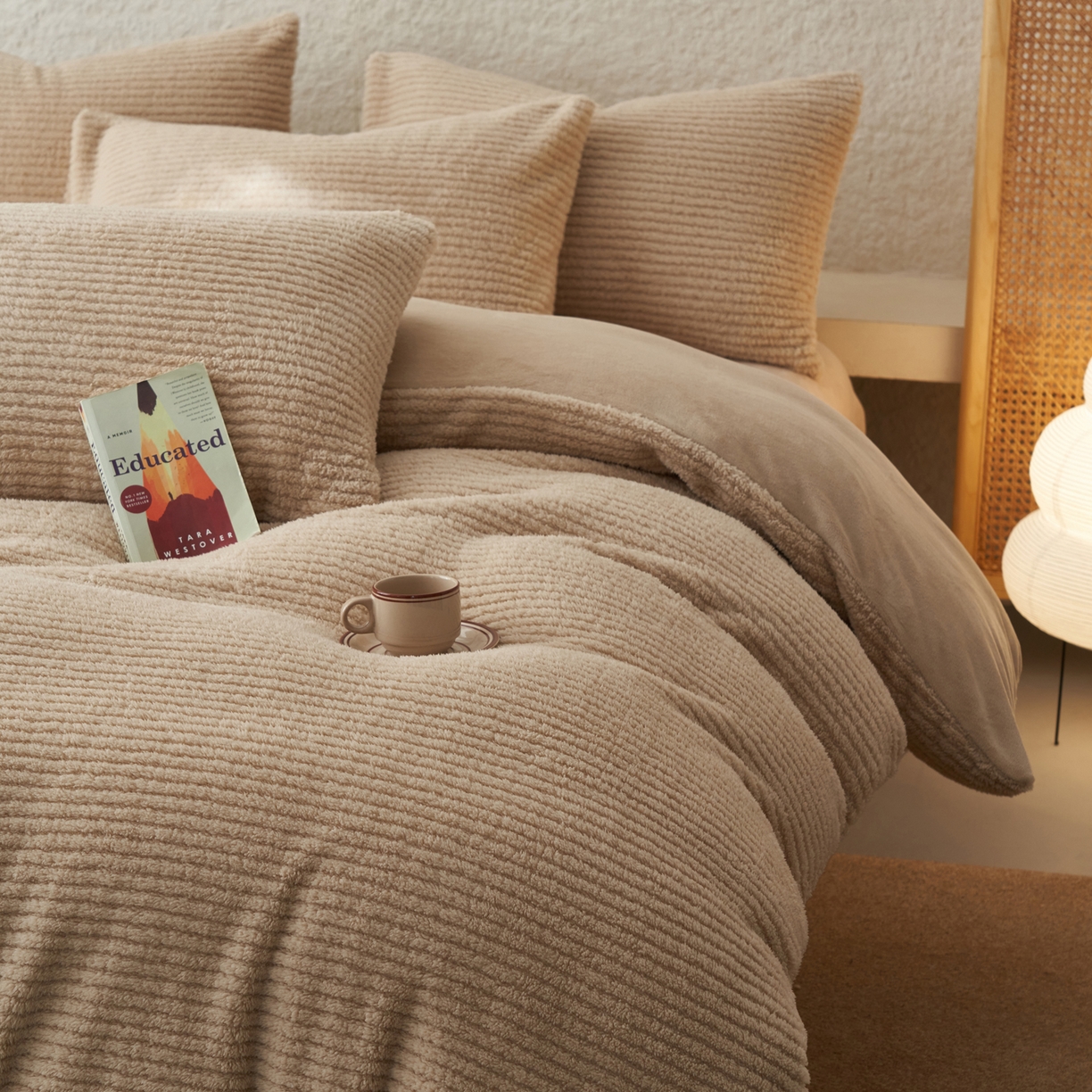 91家纺网 家纺一手货源 找家纺 早晨家纺 2025新款世纪款塔芙蓉牛奶绒四件套 世纪-条纹驼