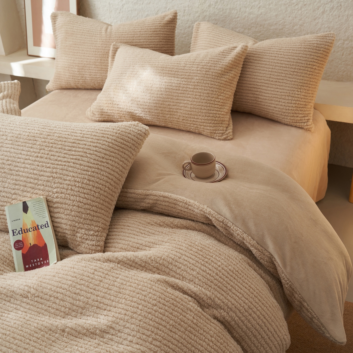 91家纺网 家纺一手货源 找家纺 早晨家纺 2025新款世纪款塔芙蓉牛奶绒四件套 世纪-条纹驼