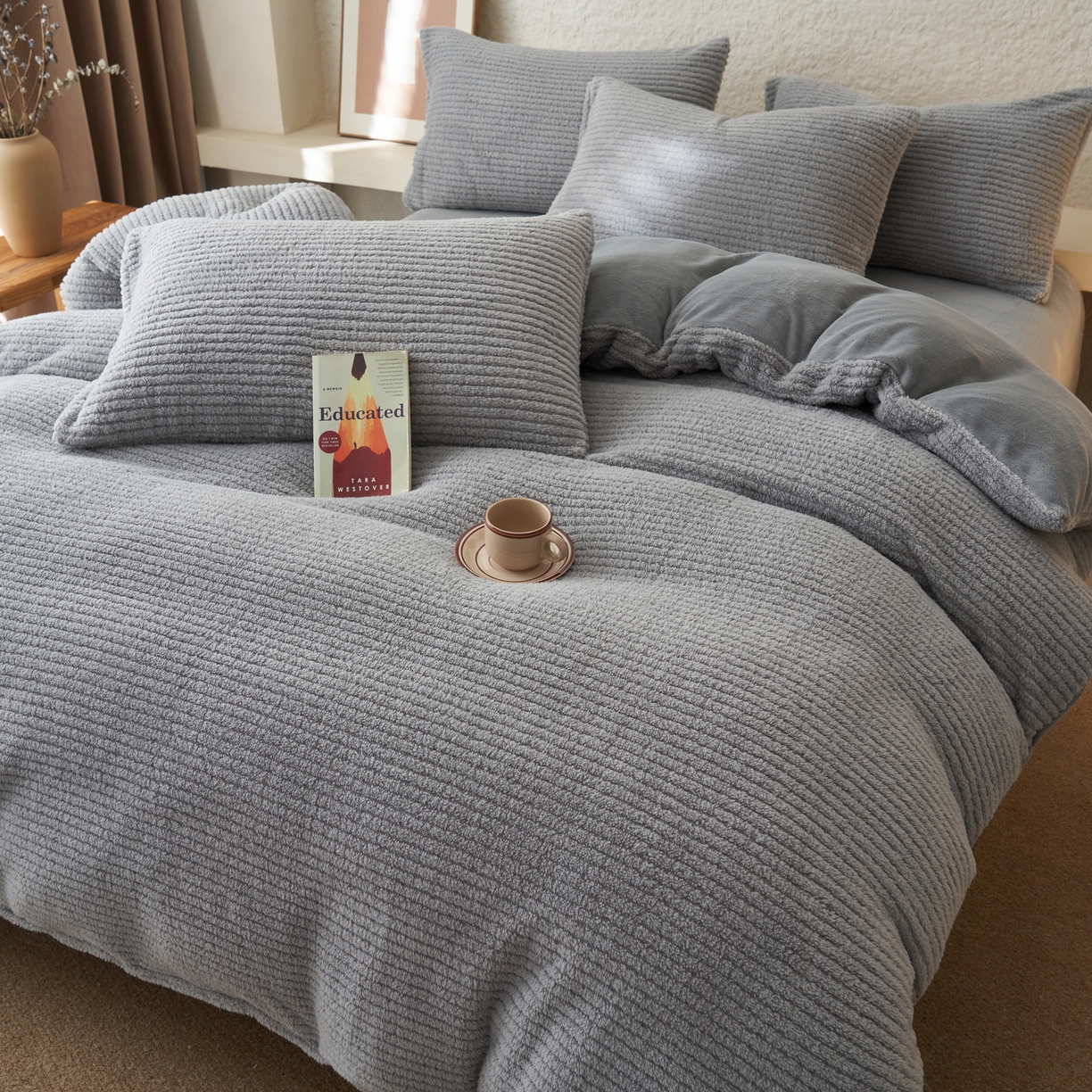 91家纺网 家纺一手货源 找家纺 早晨家纺 2025新款世纪款塔芙蓉牛奶绒四件套 世纪-条纹灰