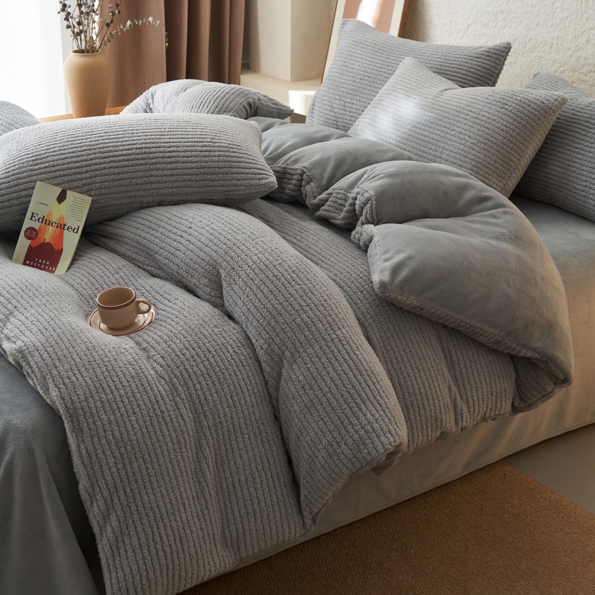 91家纺网 家纺一手货源 找家纺 早晨家纺 2025新款世纪款塔芙蓉牛奶绒四件套 世纪-条纹灰