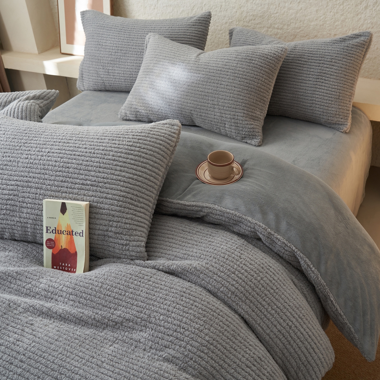 91家纺网 家纺一手货源 找家纺 早晨家纺 2025新款世纪款塔芙蓉牛奶绒四件套 世纪-条纹灰